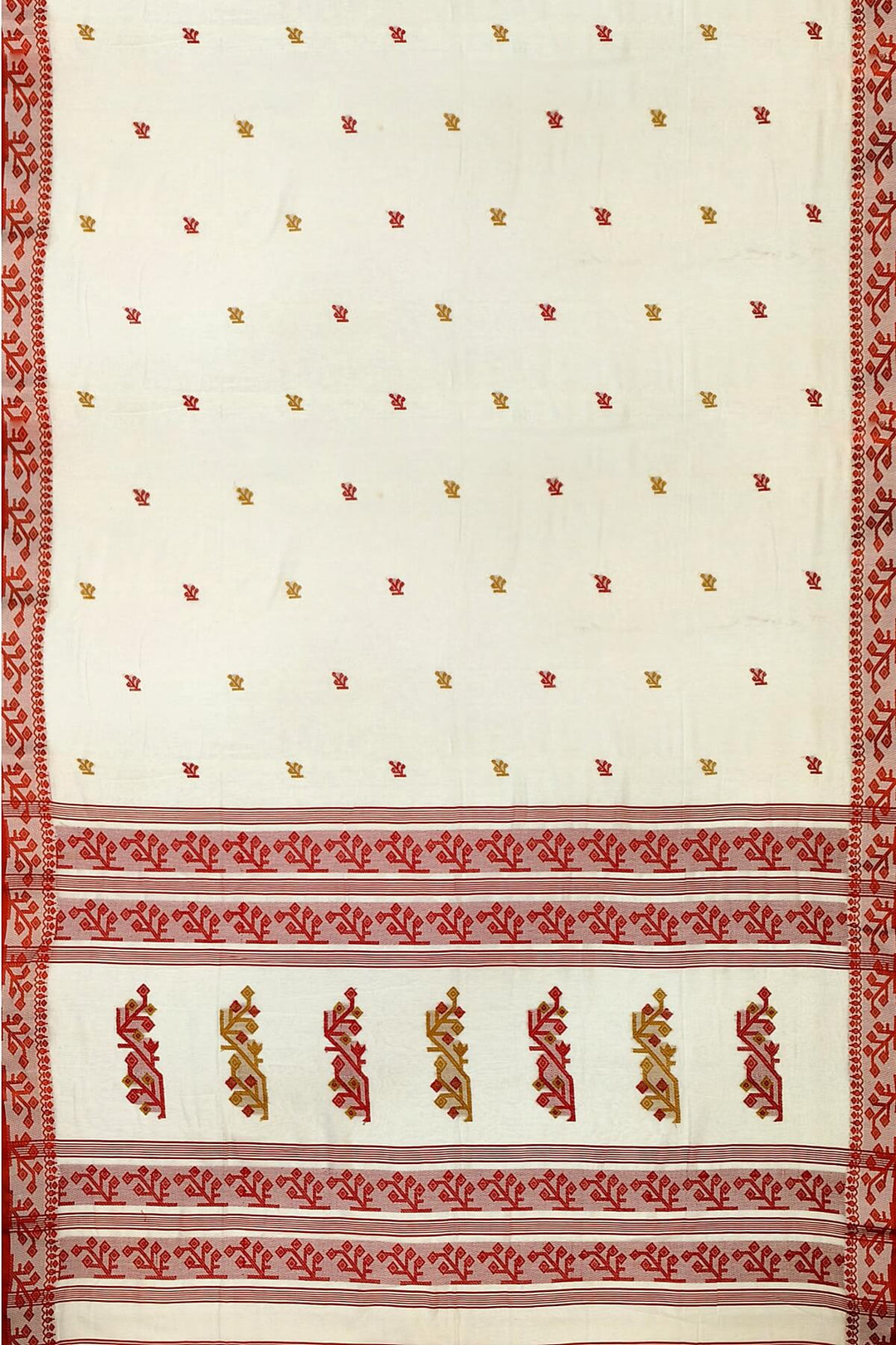 Tangail tant cotton saree in cream with small buttis