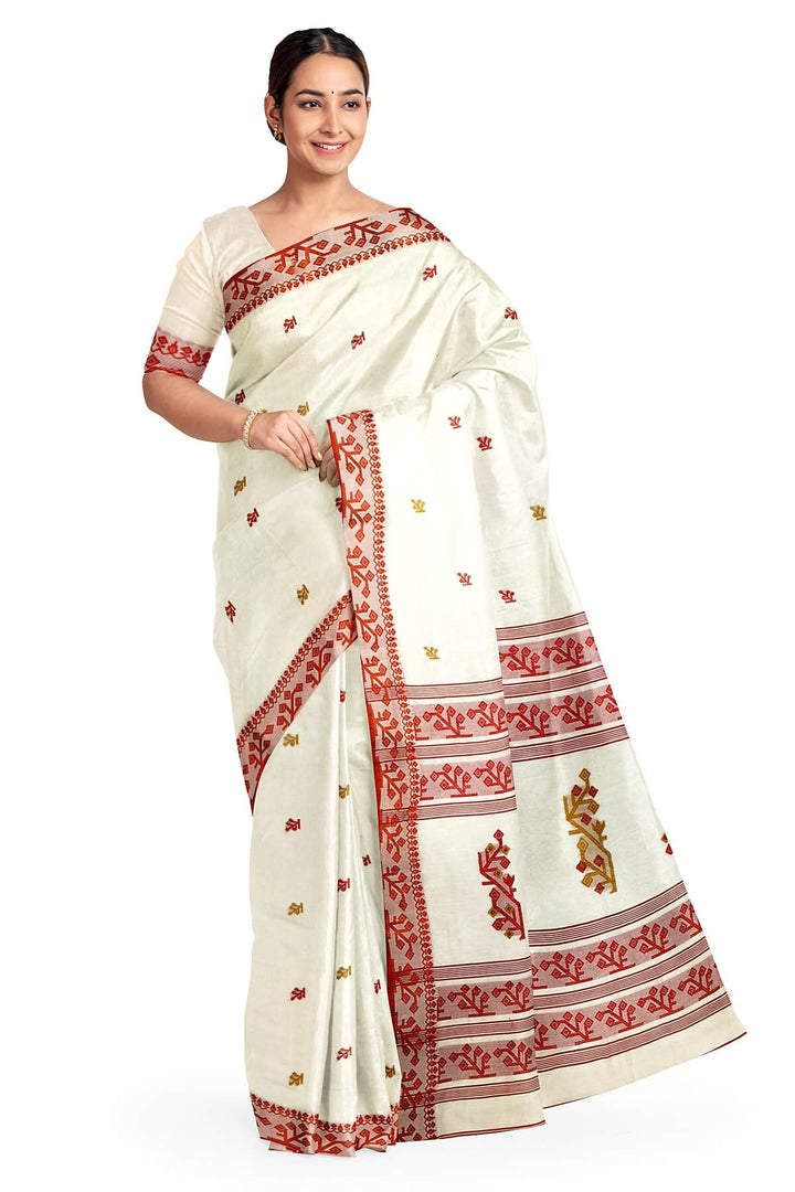 Tangail tant cotton saree in cream with small buttis