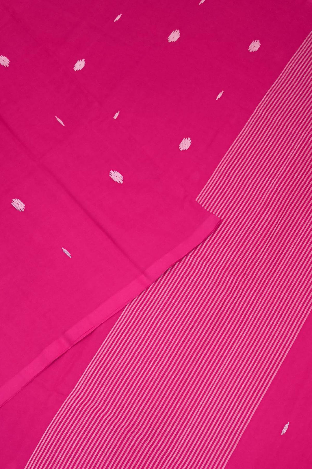 Handwoven Bengal mul cotton saree in pink with jamdani weave