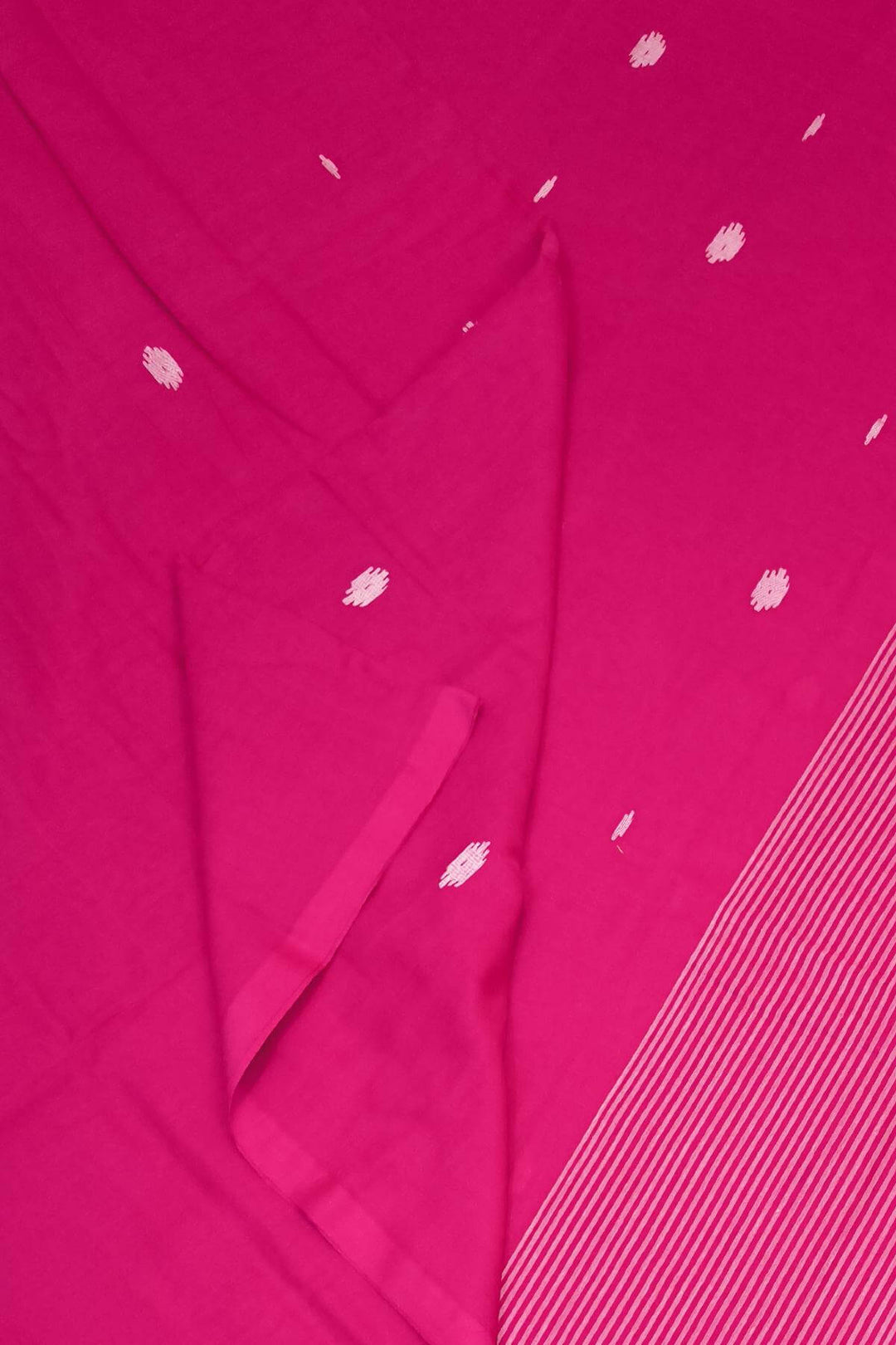 Handwoven Bengal mul cotton saree in pink with jamdani weave