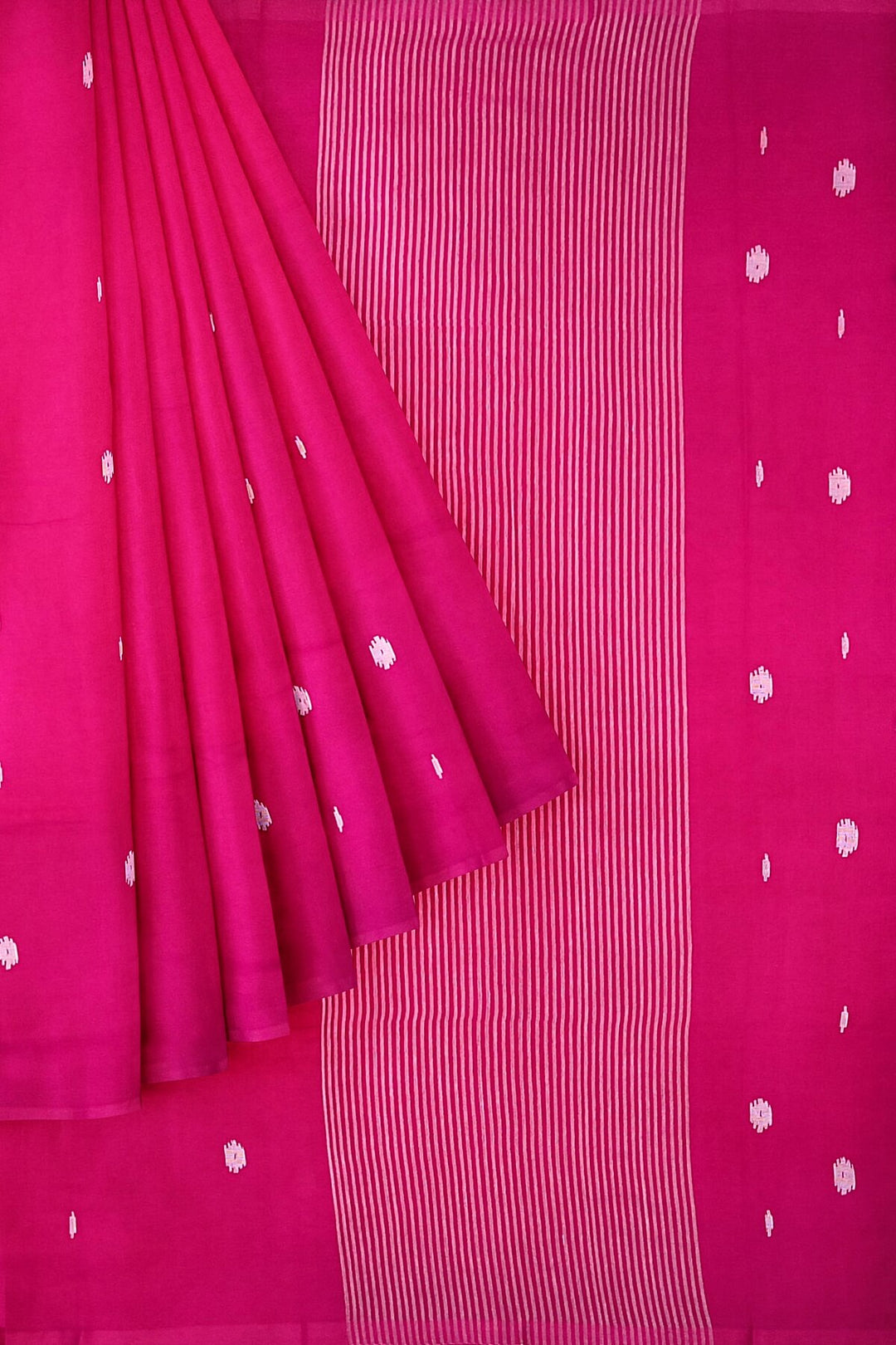 Handwoven Bengal mul cotton saree in pink with jamdani weave