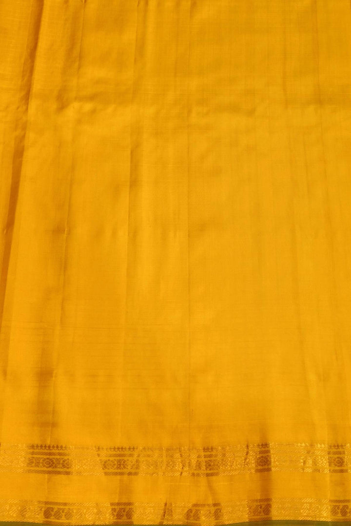 Gadwal pure silk saree in bottle green