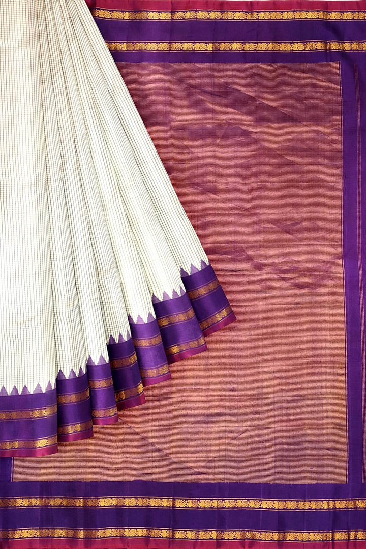 Gadwal pure silk saree in off white