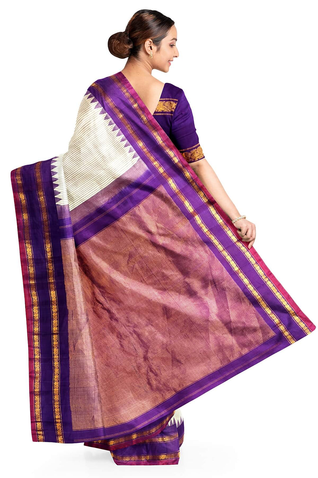 Gadwal pure silk saree in off white