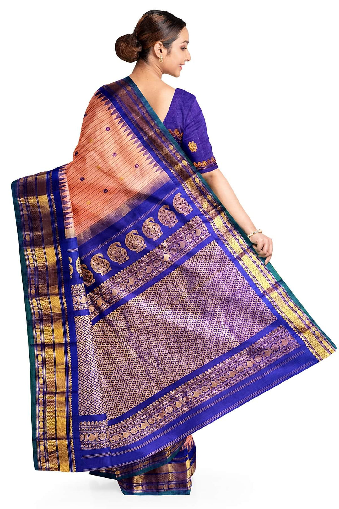 Gadwal pure silk saree in peach in checks