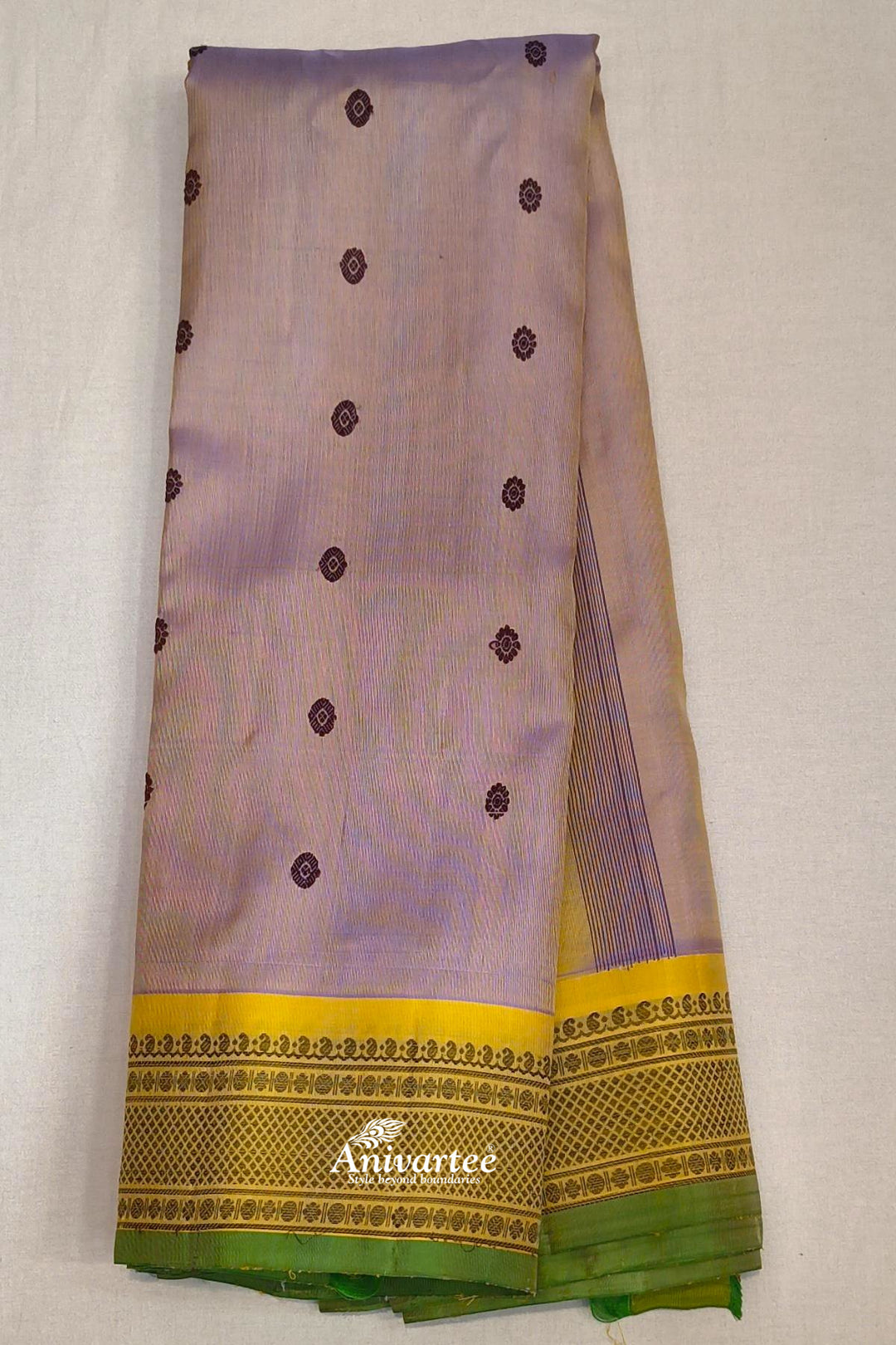 Gadwal pure silk saree in  lavender with thread buttis