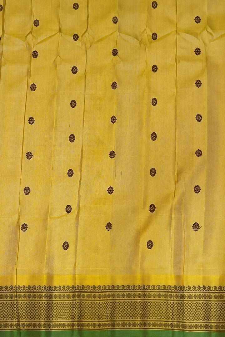 Gadwal pure silk saree in  lavender with thread buttis