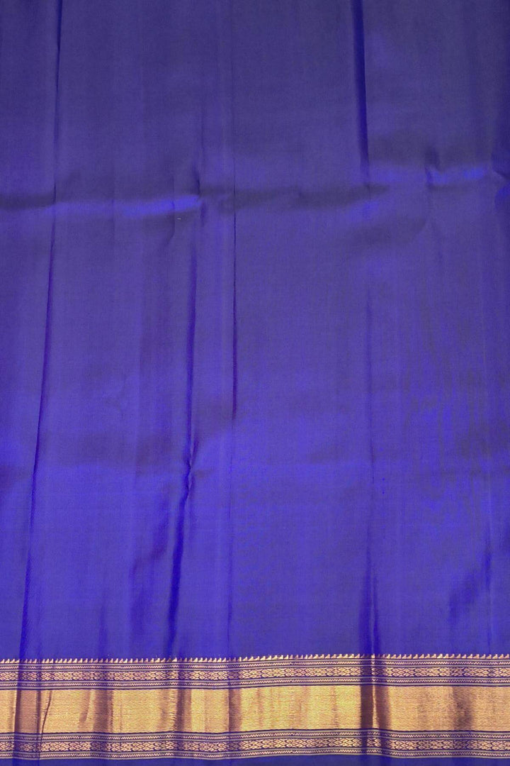 Gadwal pure silk saree in blue with buttis