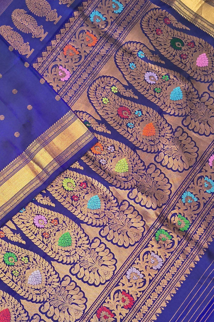 Gadwal pure silk saree in blue with buttis