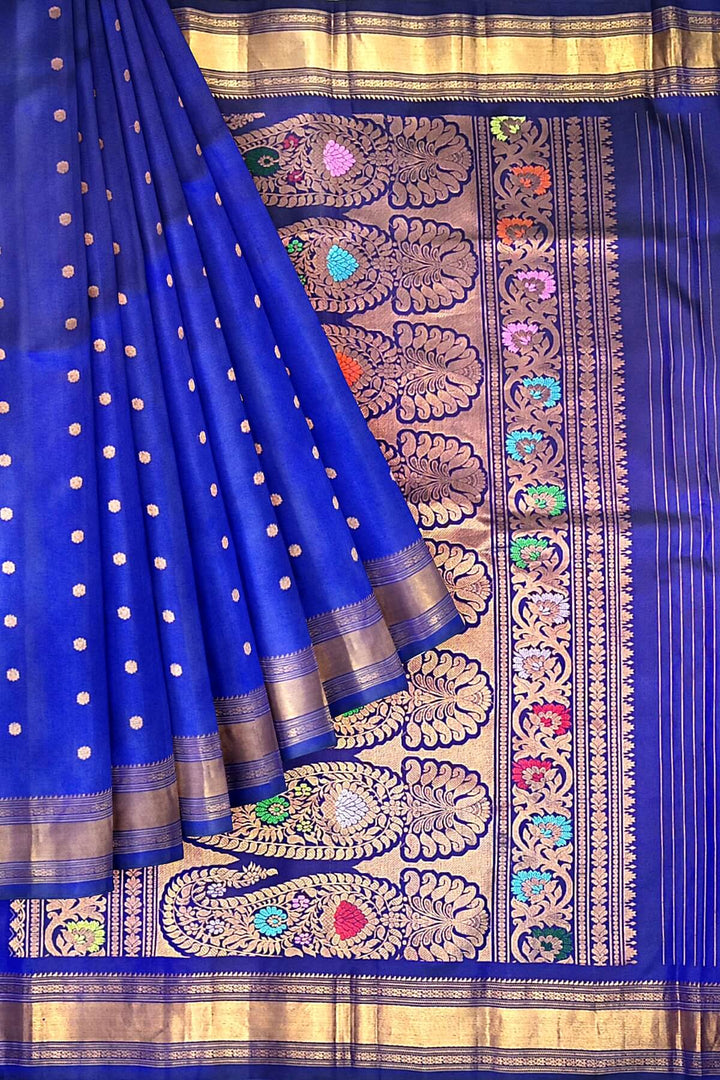 Gadwal pure silk saree in blue with buttis