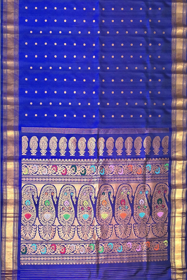 Gadwal pure silk saree in blue with buttis