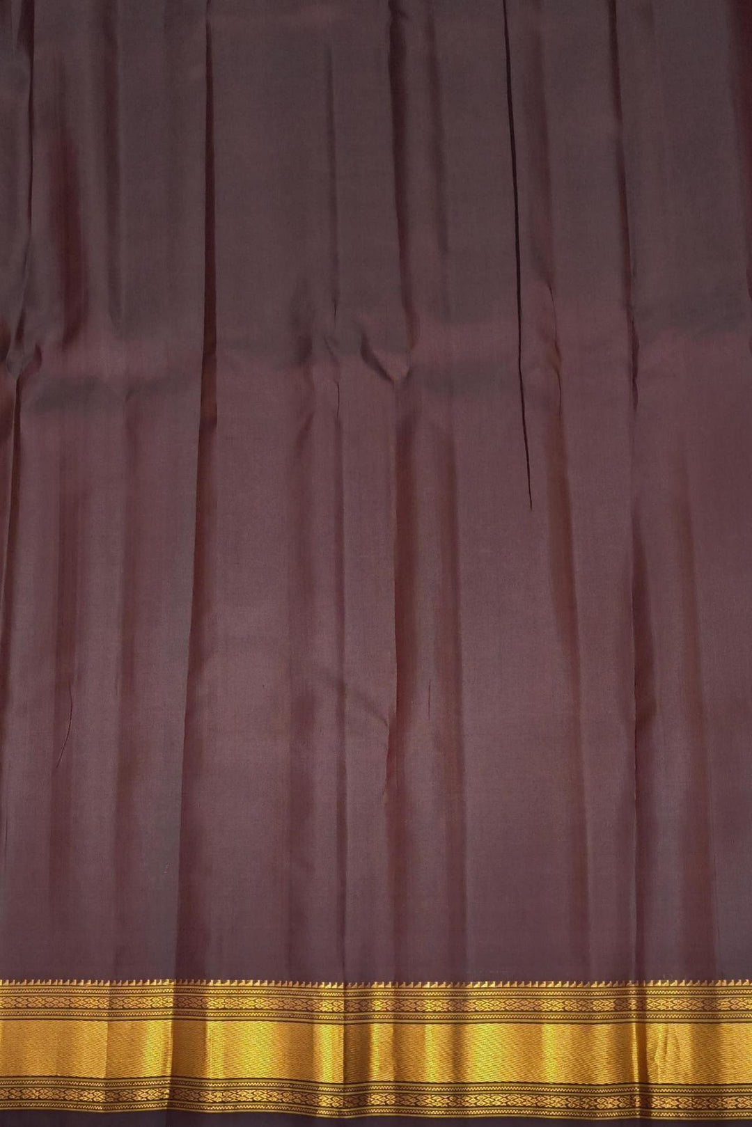 Gadwal pure silk saree in brown with buttis