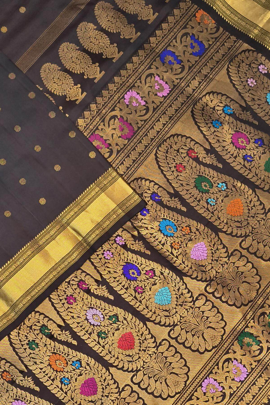 Gadwal pure silk saree in brown with buttis