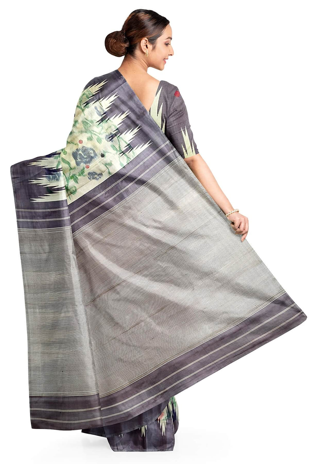 Gadwal pure silk saree in cream  in ikkat weave