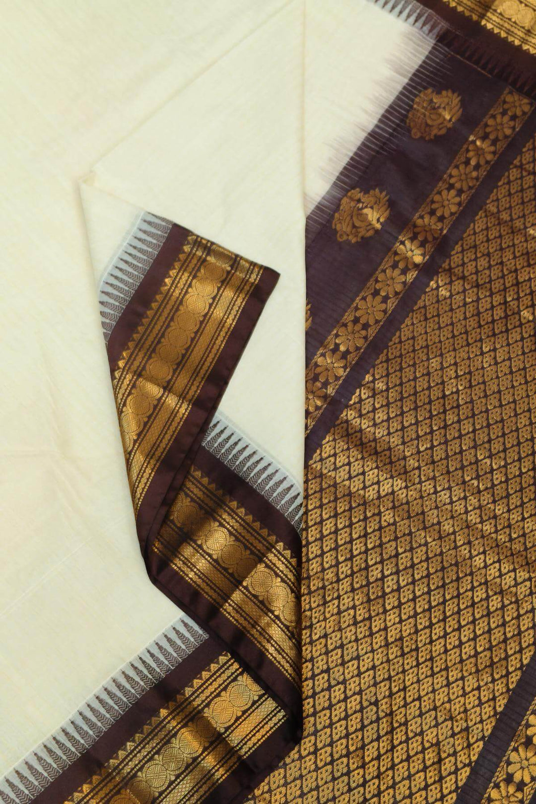 Gadwal cotton silk saree in cream & brown