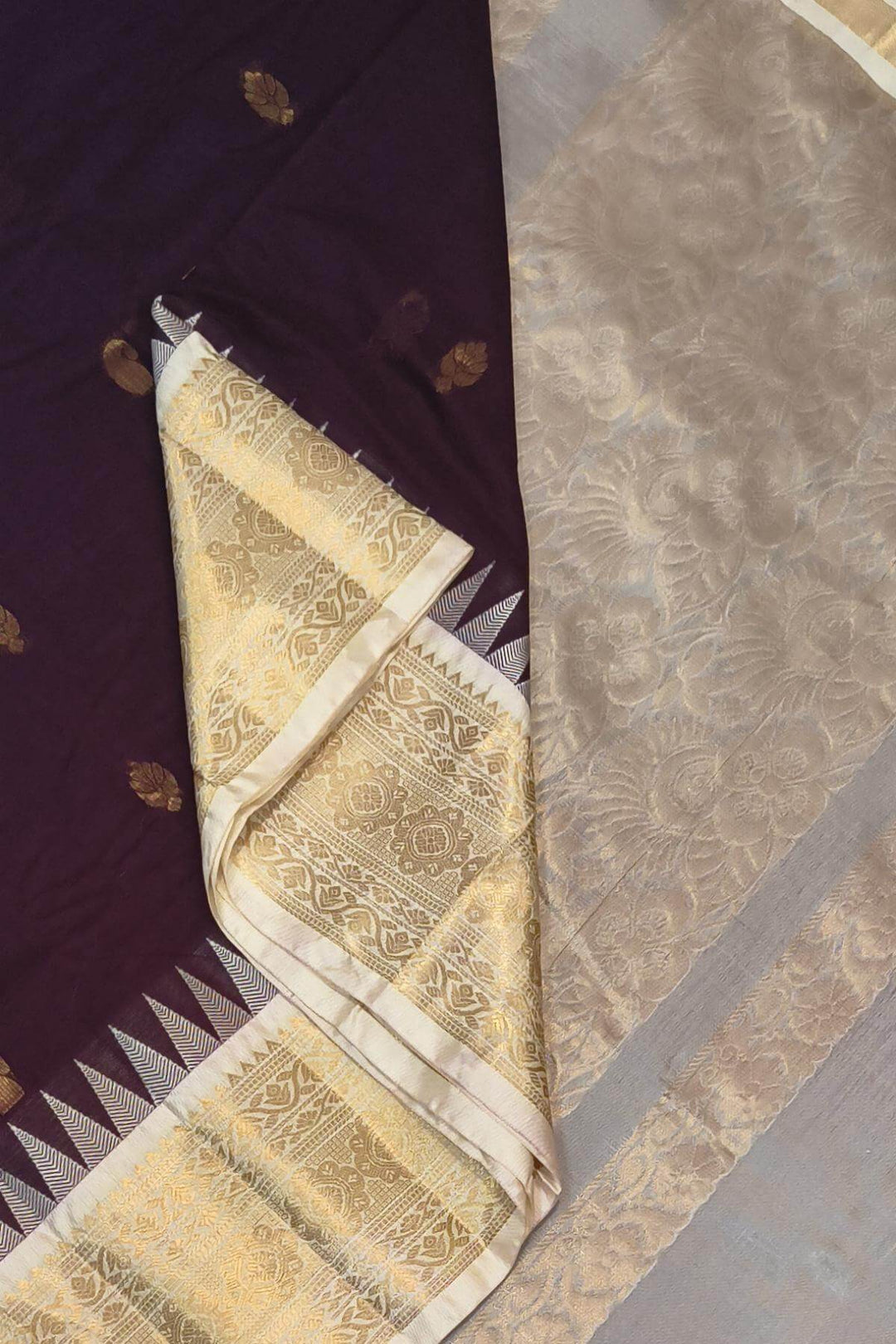 Gadwal cotton silk saree in  maroon & white
