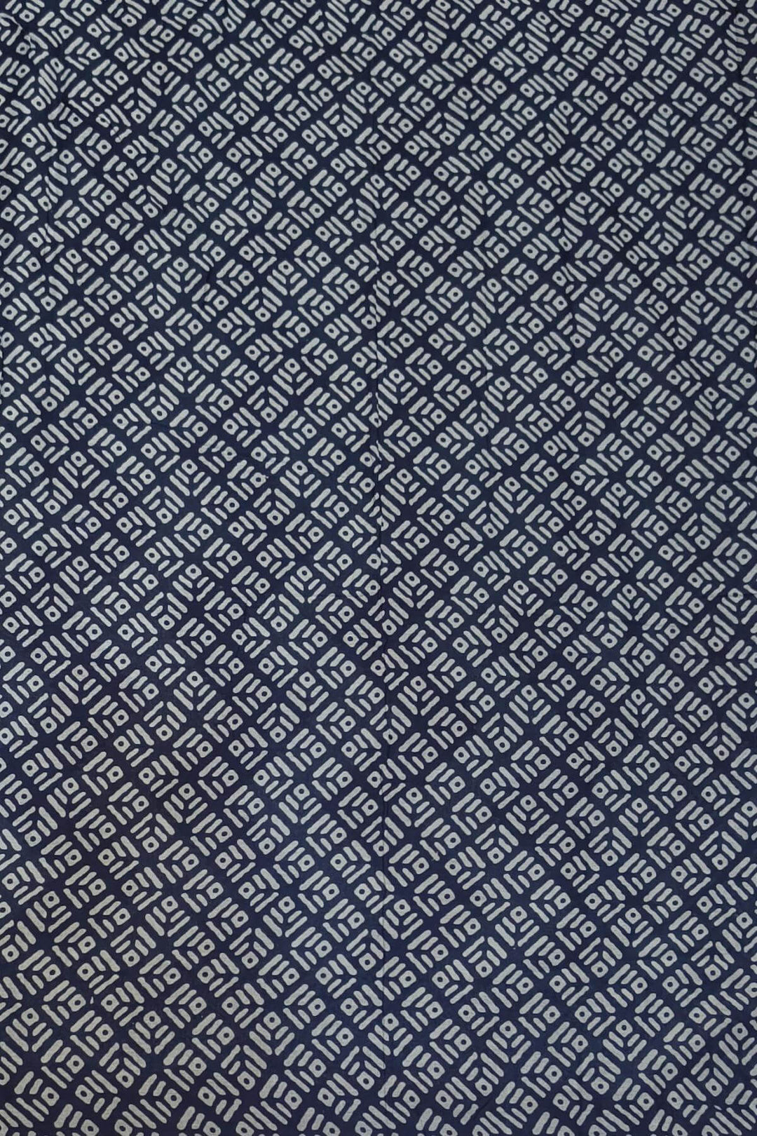 Jaipur mul cotton saree in blue  in striped zig zag  pattern.