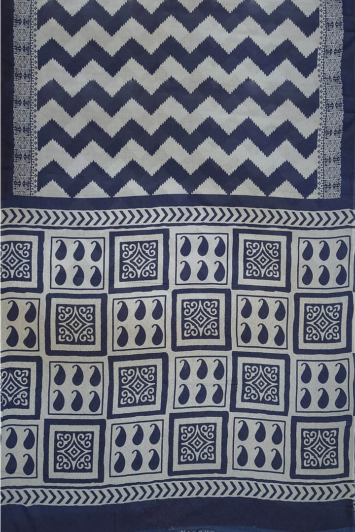 Jaipur mul cotton saree in blue  in striped zig zag  pattern.