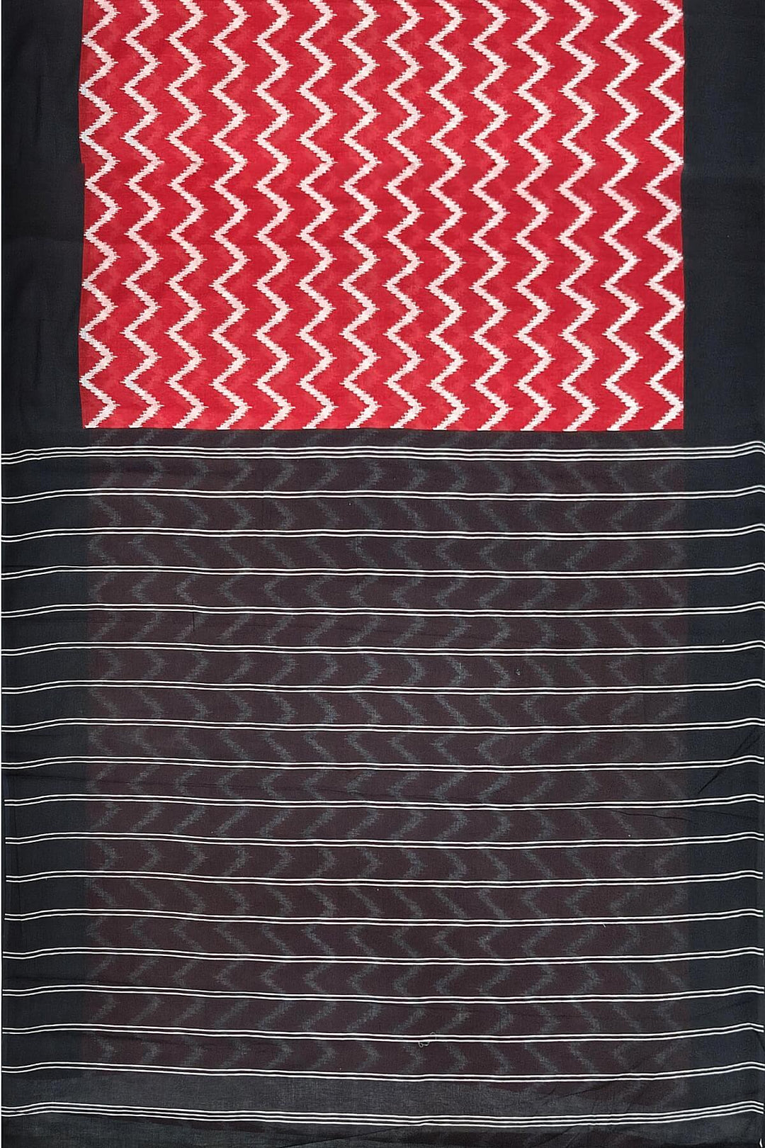 Jaipur mul cotton saree in red  in  zig zag pattern.