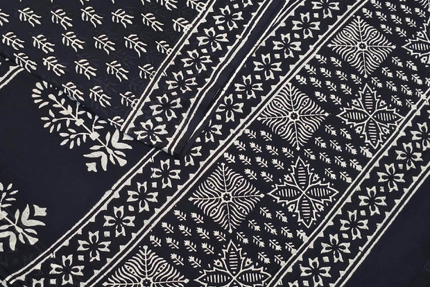 Jaipur mul cotton saree in black in floral pattern.