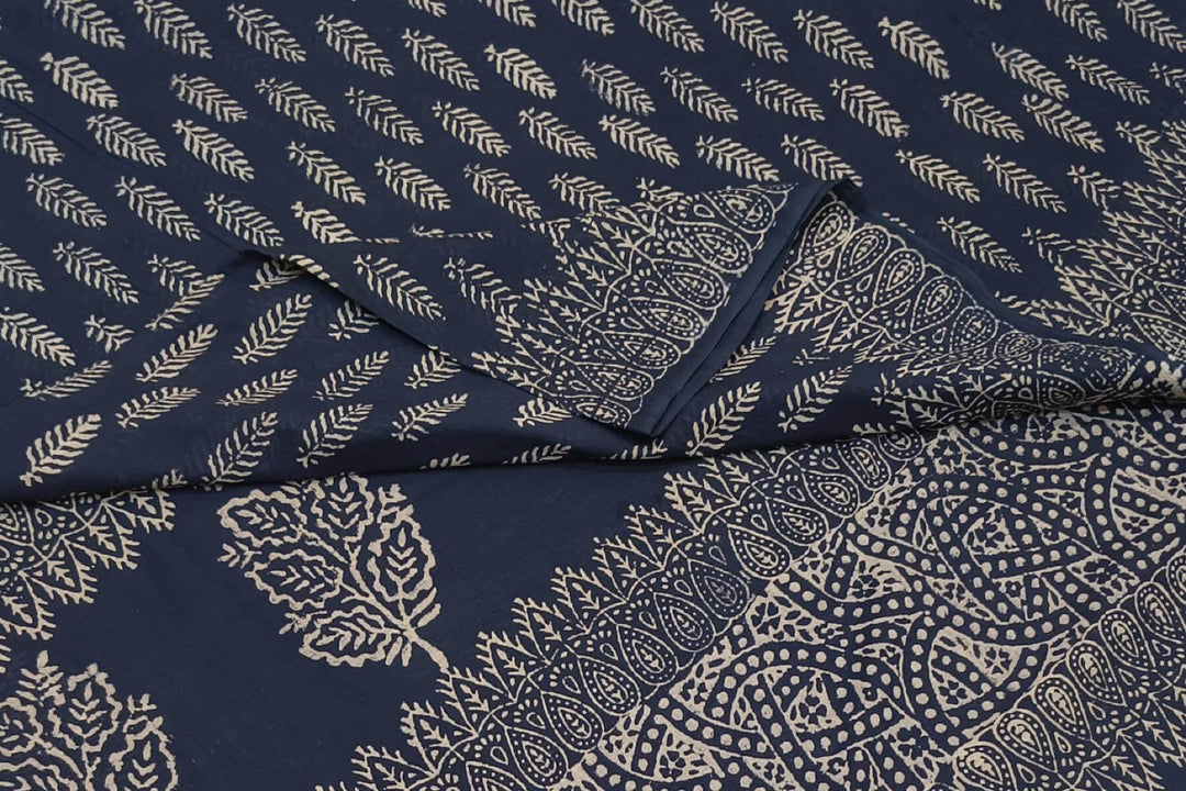 Jaipur mul cotton saree in indigo in floral pattern.