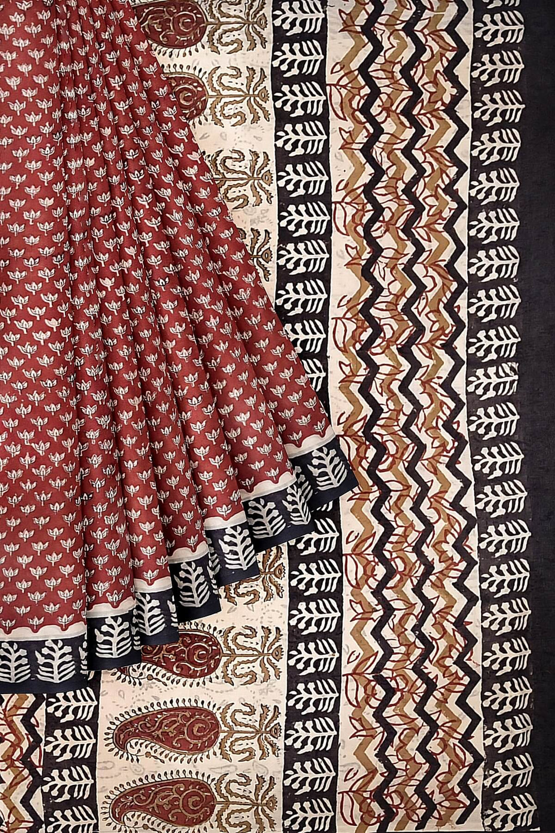 Jaipur mul cotton saree in maroon & beige