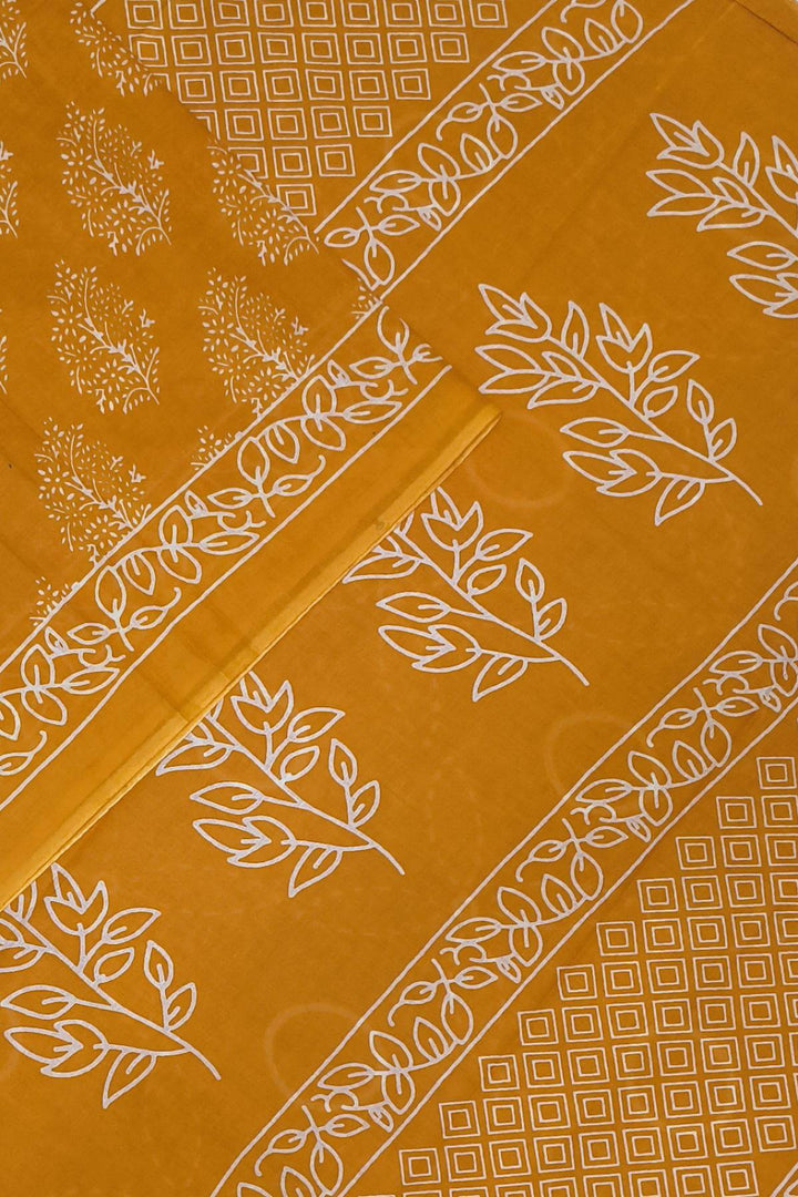 Jaipur mul cotton saree in orange with floral motifs