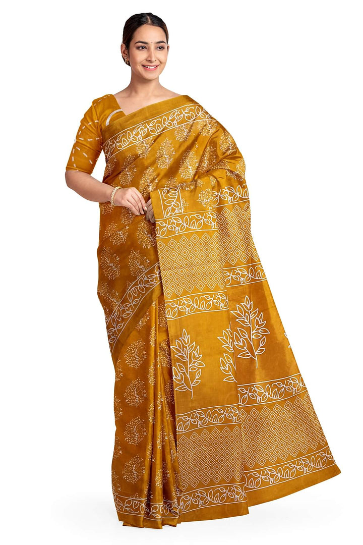 Jaipur mul cotton saree in orange with floral motifs