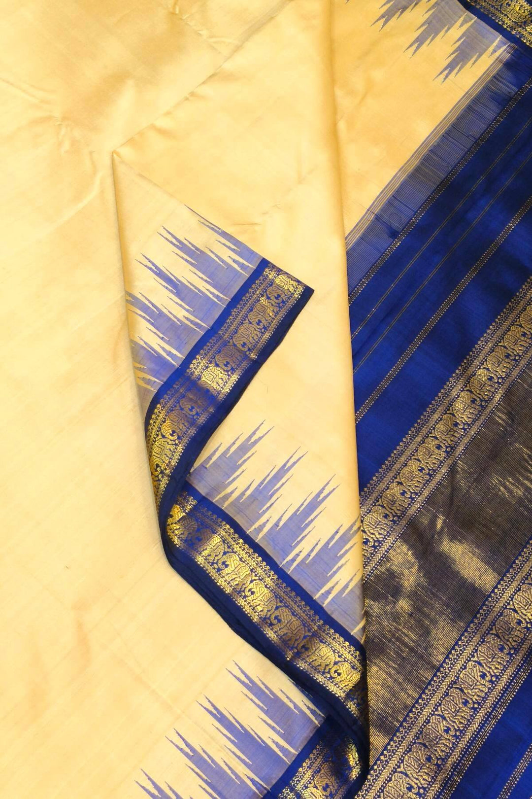 Kanchi pure silk saree in off white with a temple border