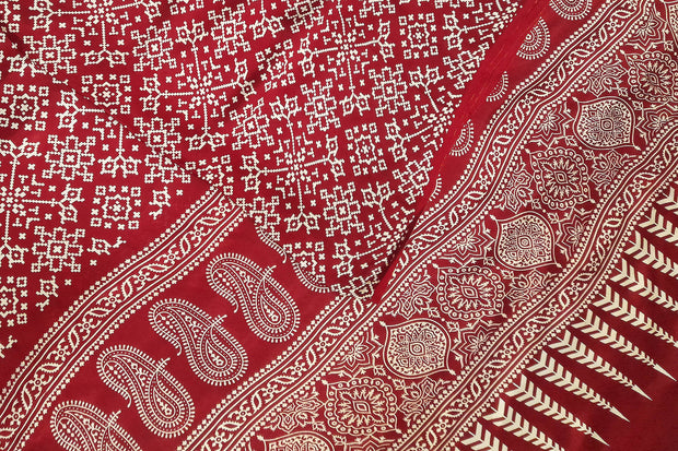 Modal silk saree in floral print in maroon