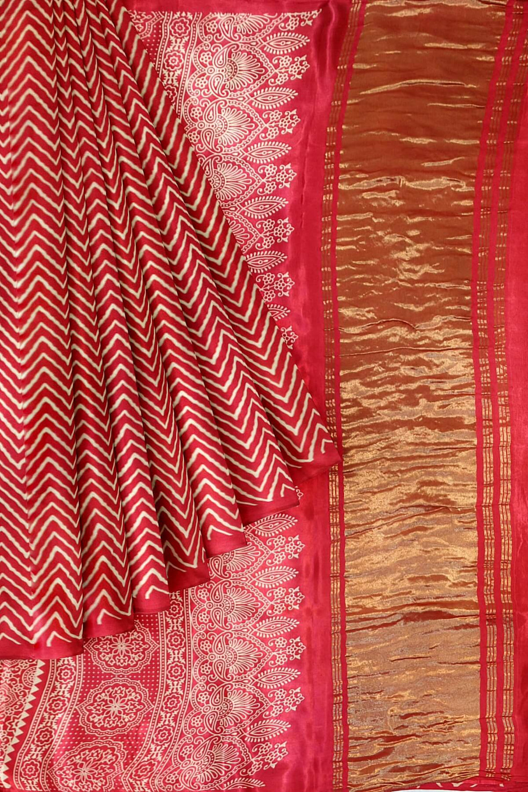Modal silk saree in zig zag pattern in pink with lagda patti (zari)  pallu