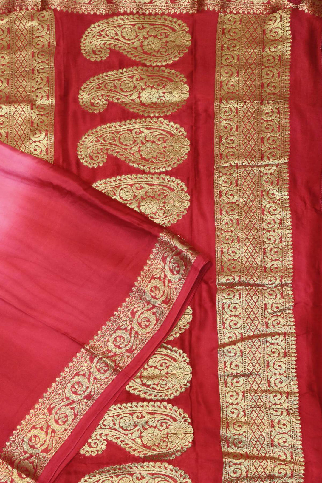 Modal silk saree in  shaded  pink with zari pallu & borders.