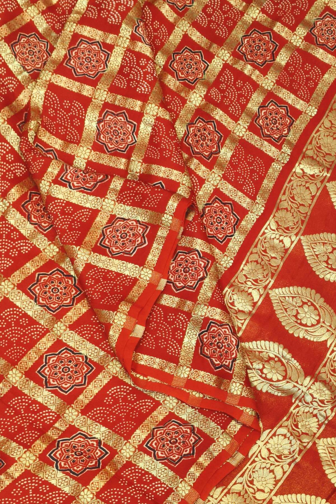 Modal silk saree in red in ghar chola pattern