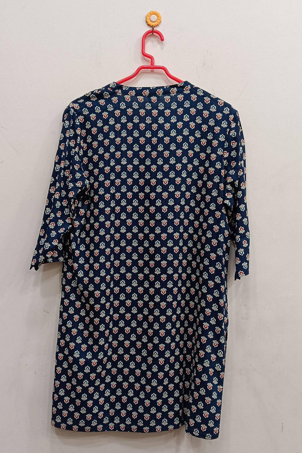 Rayon tunic in blue with small floral motifs