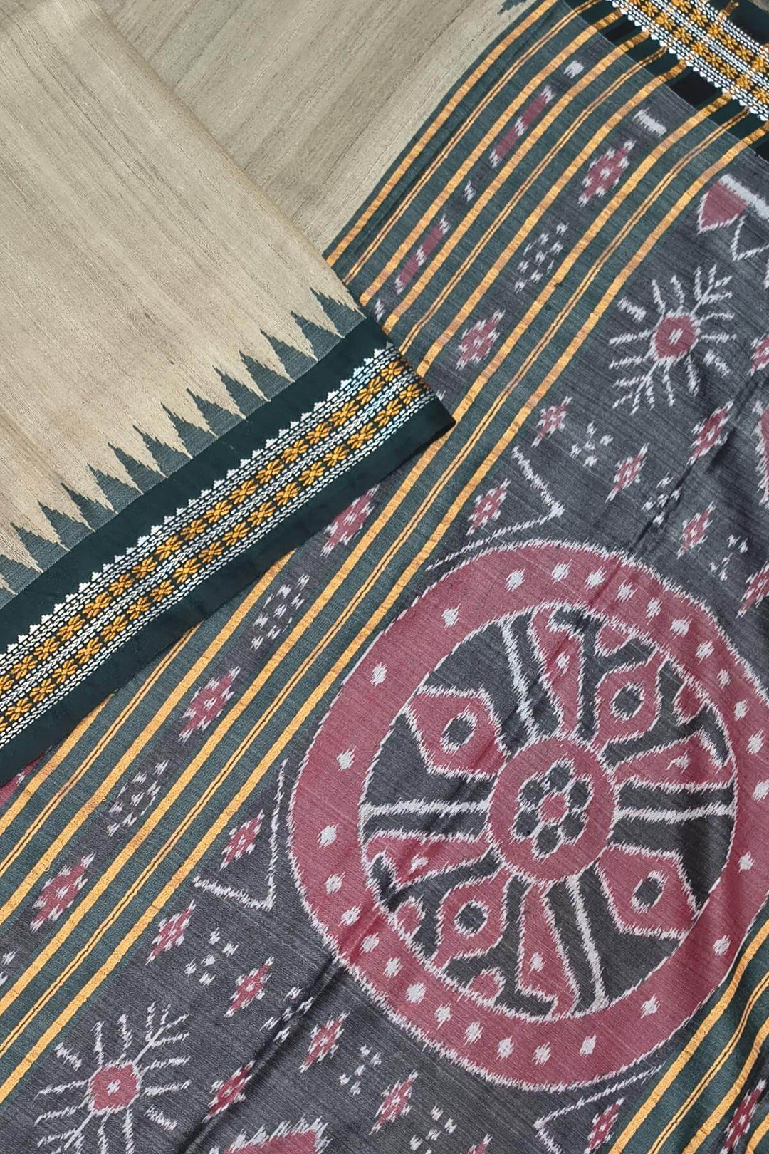 Vidarbha tussar pure silk saree in beige with  bottle green border