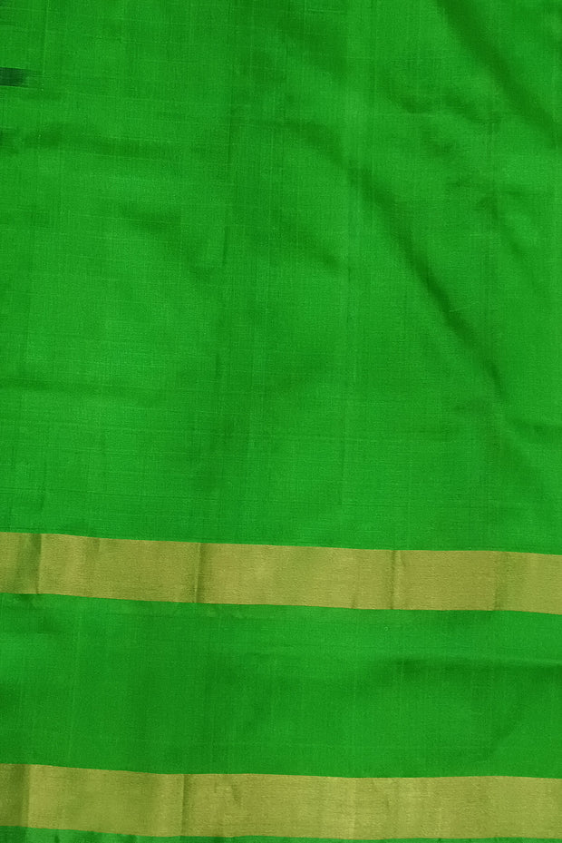 Handloom Uppada pure silk saree in  checks in royal blue and a contrast pallu in green