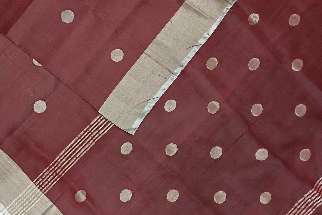 Handwoven Uppada pure silk saree in maroon  with round motifs