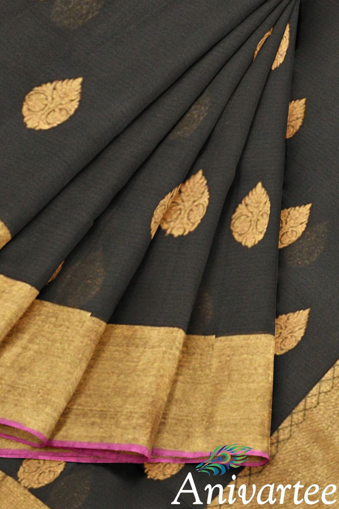 Handloom Banarasi silk cotton saree in black - Anivartee