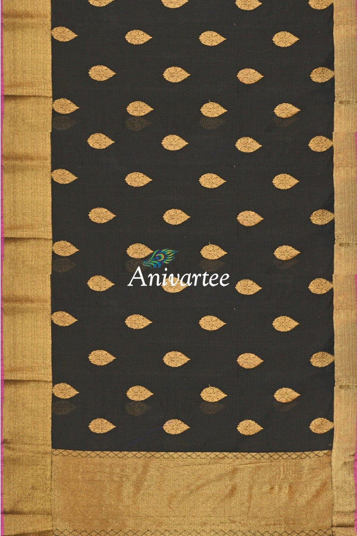 Handloom Banarasi silk cotton saree in black - Anivartee