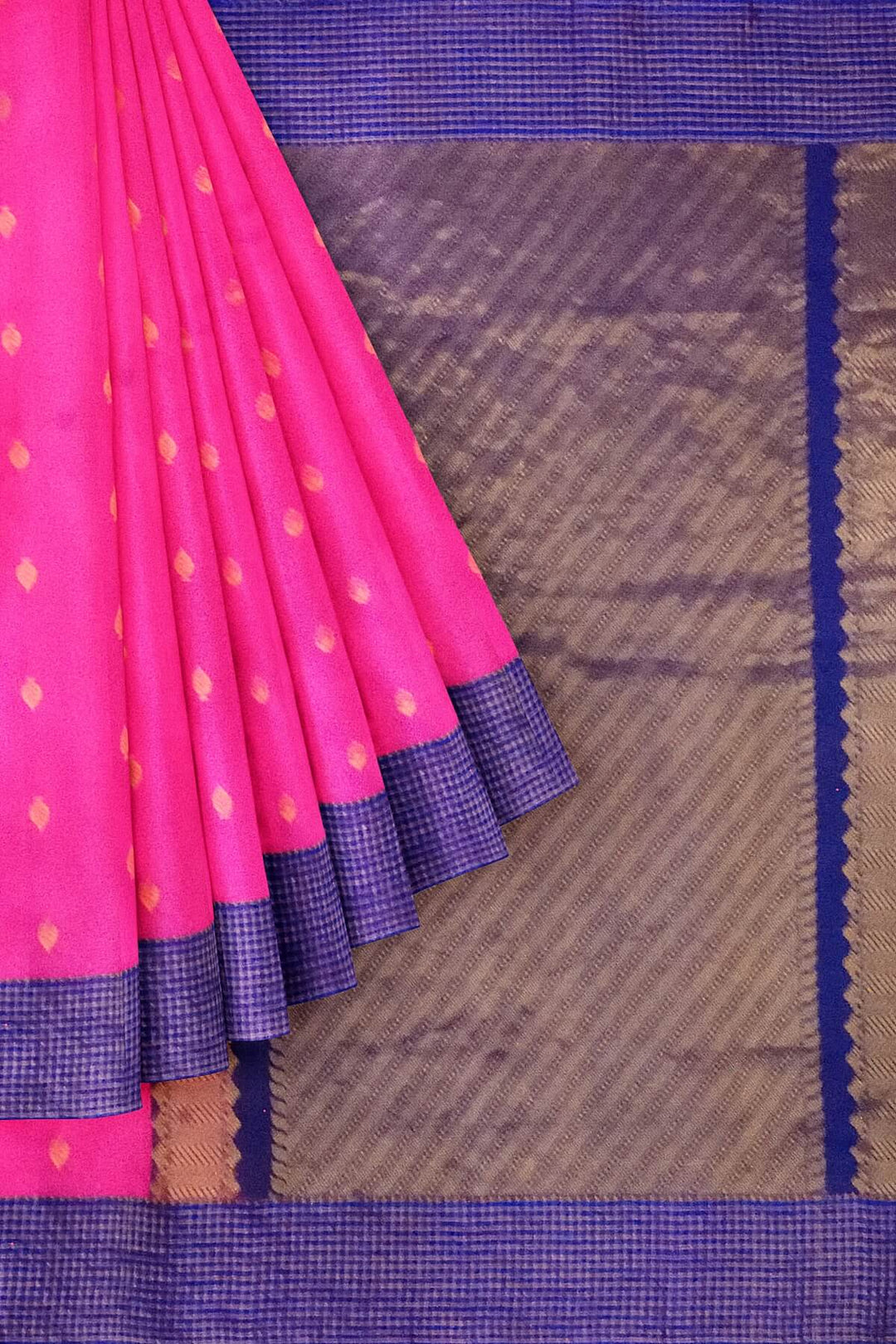Gadwal pure silk saree in pink and blue checks border