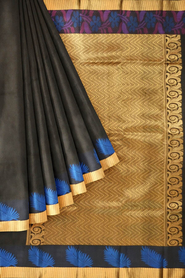 Handloom Kanchi pure silk saree in self design black with zigzag pattern in pallu.
