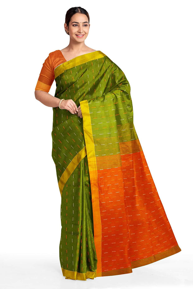 Beautiful pure linen saree in green with a pattern on the body & a contrast pallu in orange