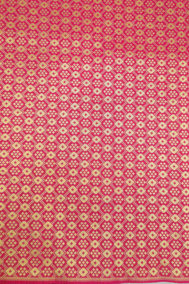 Handwoven Banarasi silk saree in  narikunj pattern in pink  with contrast pallu