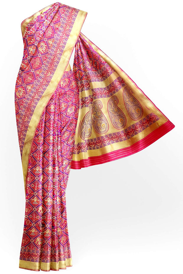 Handwoven Banarasi silk saree in  narikunj pattern in pink  with contrast pallu