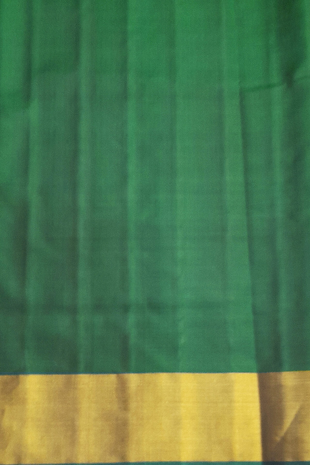 Handwoven Patola pure silk saree in  green in pan bhat  pattern