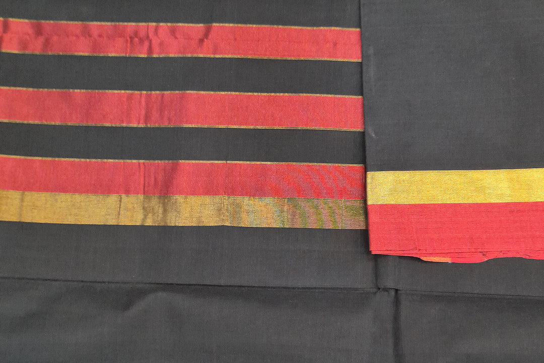 Handloom Uppada pure cotton saree in black with double border